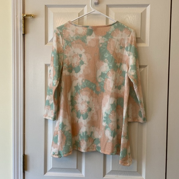 Ruby Rd.top - Picture 2 of 5